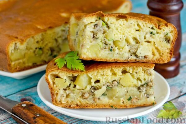 Пирог с рыбой, рисом, луком и зеленью