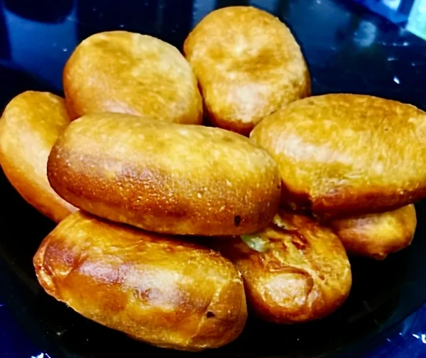 Пирожок жареный с картошкой и укропом